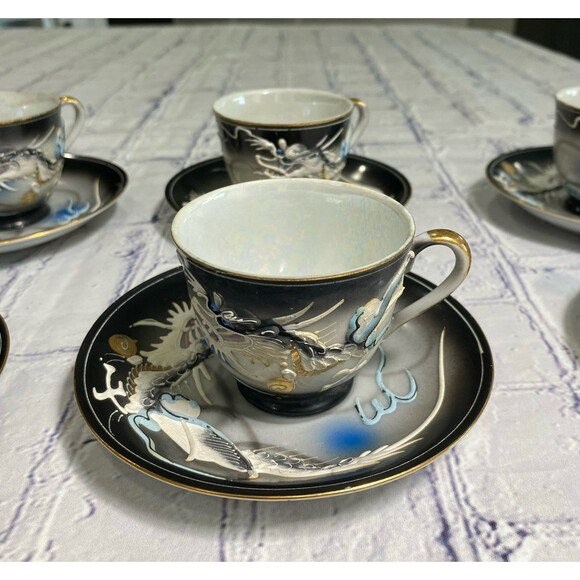 Vintage Moriage Dragonware Porcelain Tea Cups and Saucers (6) - Picture 7 of 12